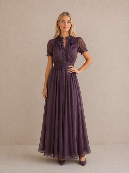 Mara | Robe Longue Élégante Violet Col Goutte Dentelle